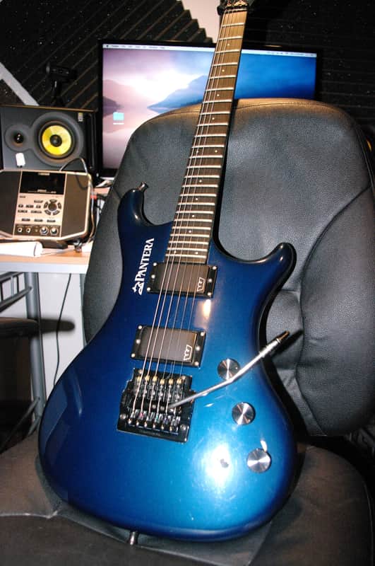 Guitar image 1
