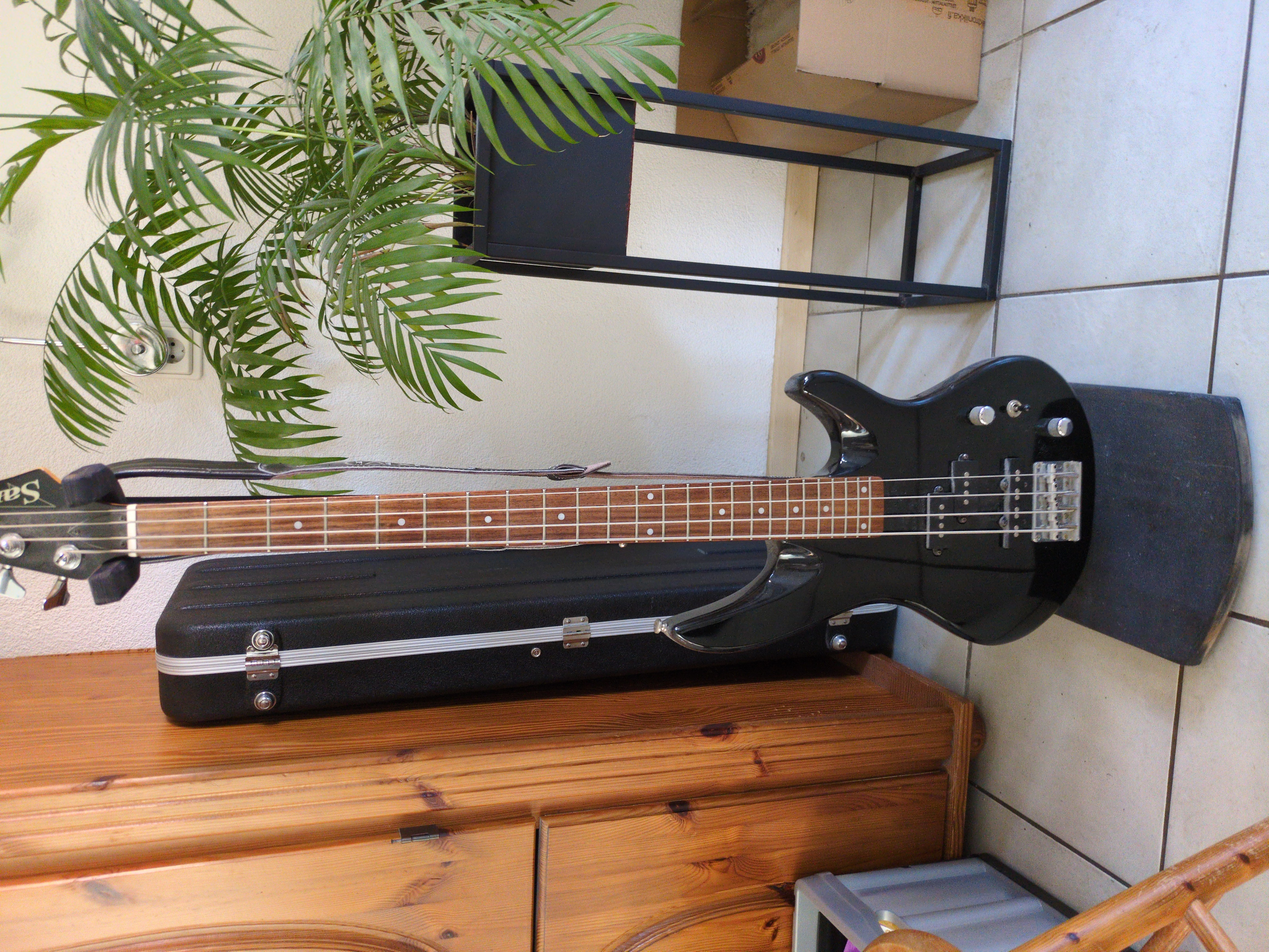 Guitar image 1